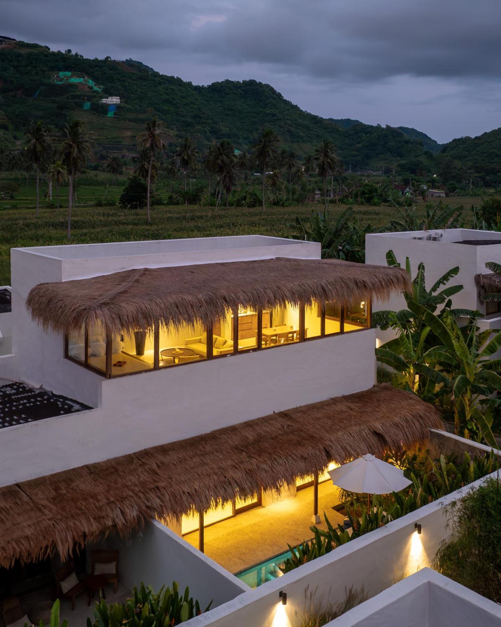Amber Lombok Beach Resort 셀롱 벨라낙 외부 사진