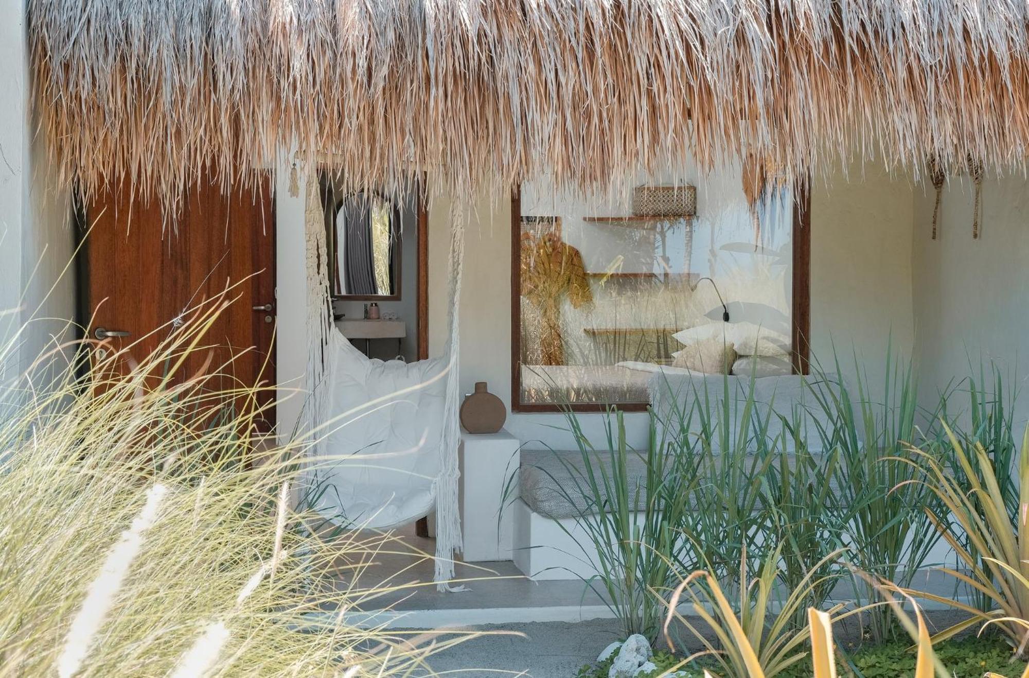 Amber Lombok Beach Resort 셀롱 벨라낙 외부 사진