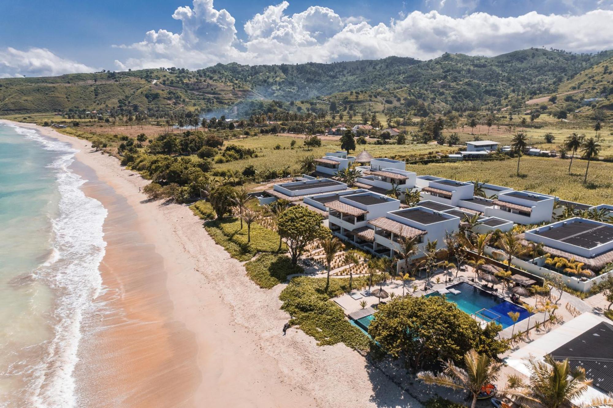Amber Lombok Beach Resort 셀롱 벨라낙 외부 사진